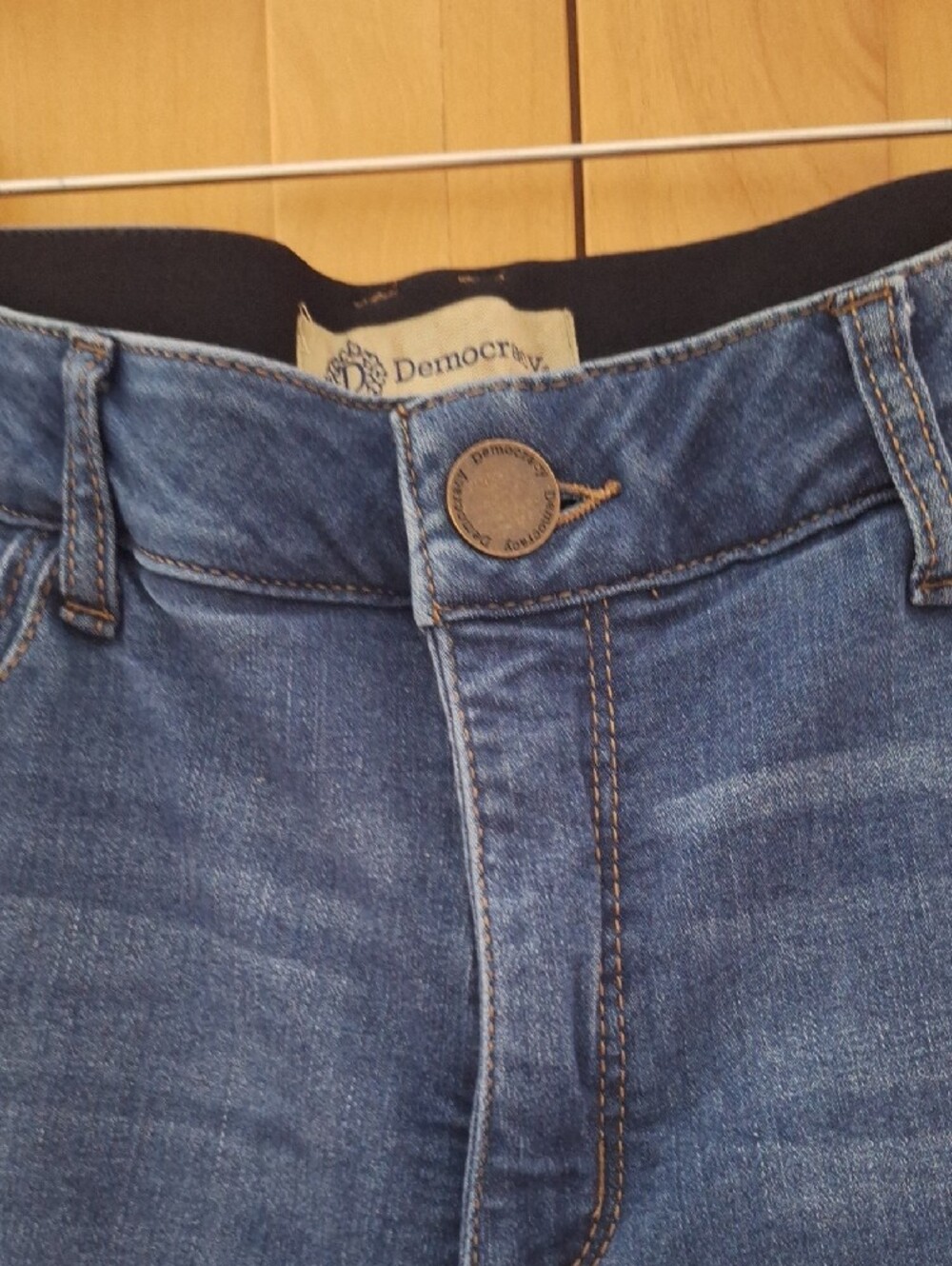 Women’s Democracy Mid-Blue Denim Bermuda Shorts - Classic Stretch Jeans - Picture 3 of 5